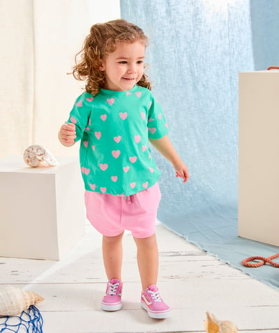 CategoryModel (8821754986638@932)  - T-shirt voor babymeisjes in groen biologisch katoen, bedrukt met roze hartjes