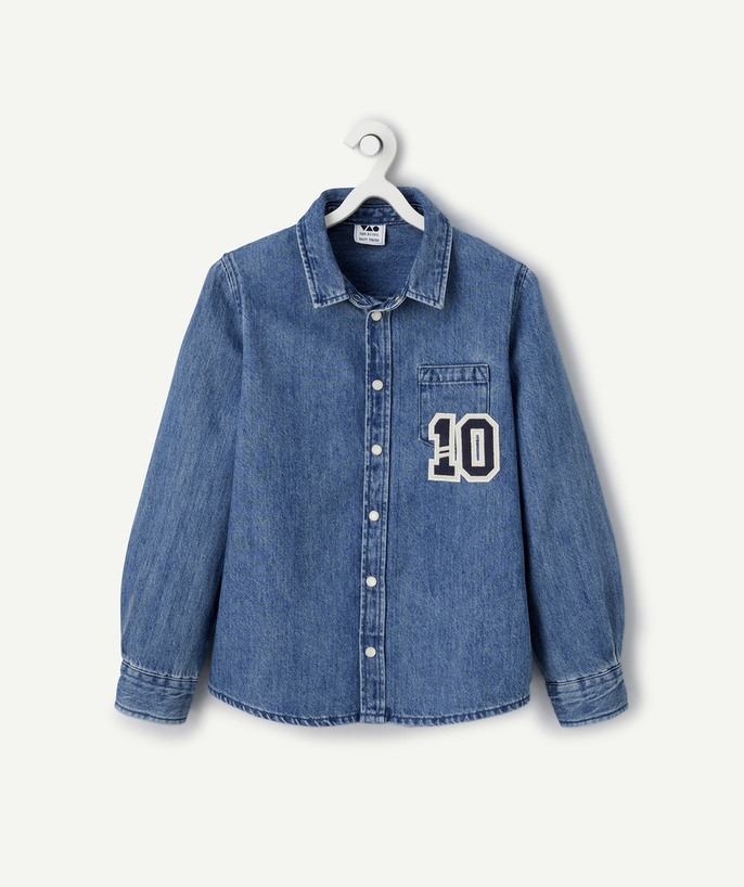   - blauw denim jongenshemd met nummeropdruk