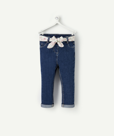 CategoryModel (8821752299662@55)  - Pantalon slim bébé fille en denim avec ceinture fleurie