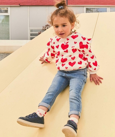 CategoryModel (8821752627342@2720)  - sweatshirt met lange mouwen voor babymeisjes in ecru gerecyclede vezels met hartjesprint