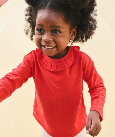 CategoryModel (8821752103054@1724)  - T-shirt manches longues bébé fille en coton bio rouge avec volants