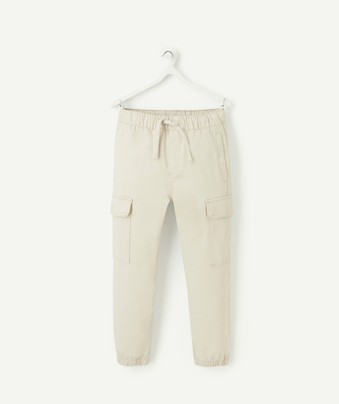   - beige cargo jongensbroek met zakken