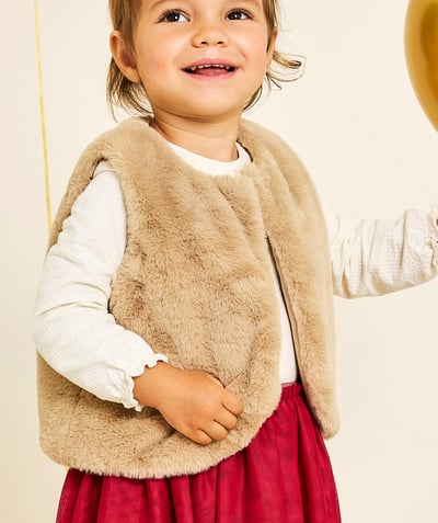 CategoryModel (8824928960654@285)  - cardigan sans manches bébé fille en fibres recyclées et imitation fourrure marron