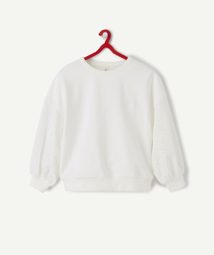   - WITTE SWEATER MET ENGELS BORDUUR OP DE MOUWEN