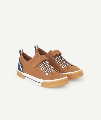 CategoryModel (8826108739726@7)  - BRUINE JONGENSSNEAKERS MET MARINEBLAUWE DETAILS EN OPSCHRIFTEN