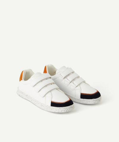 CategoryModel (8821764522126@5512)  - WITTE JONGENSSNEAKERS MET KLITTENBAND EN ORANJE DETAILS