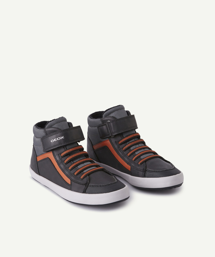   - HOGE SNEAKERS IN ORANJE EN ZWART